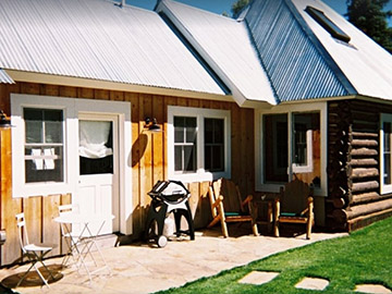 historic log home in crested butte